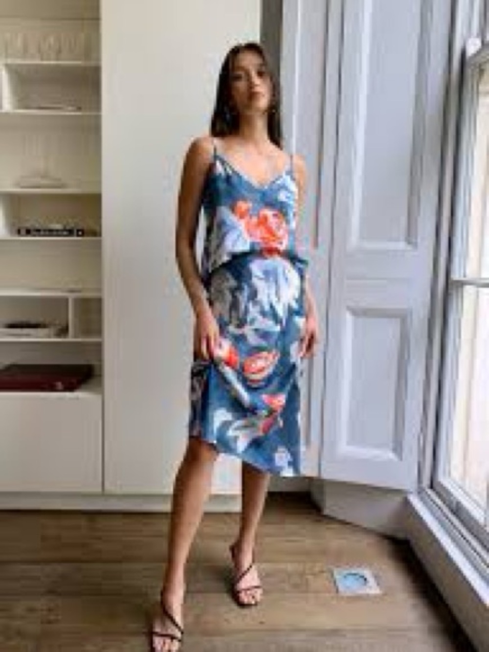Aritzia Babaton Watercolor Floral Camisole Tank Top Blue Red Size Medium